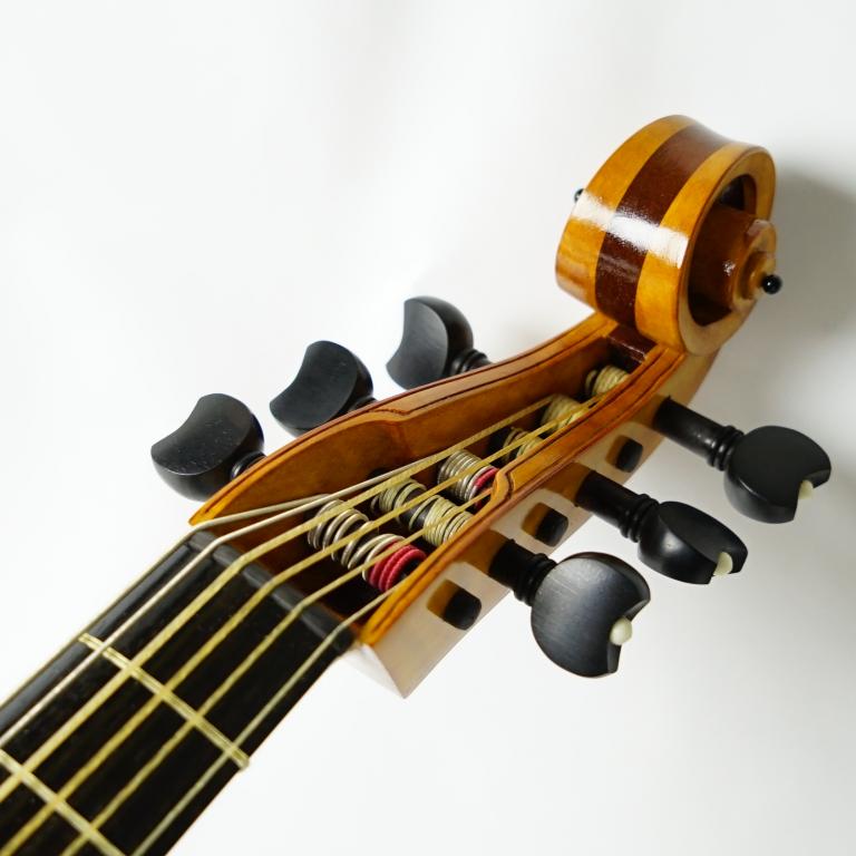 Alto-Jaye-acero-mogano-scasso-piroli