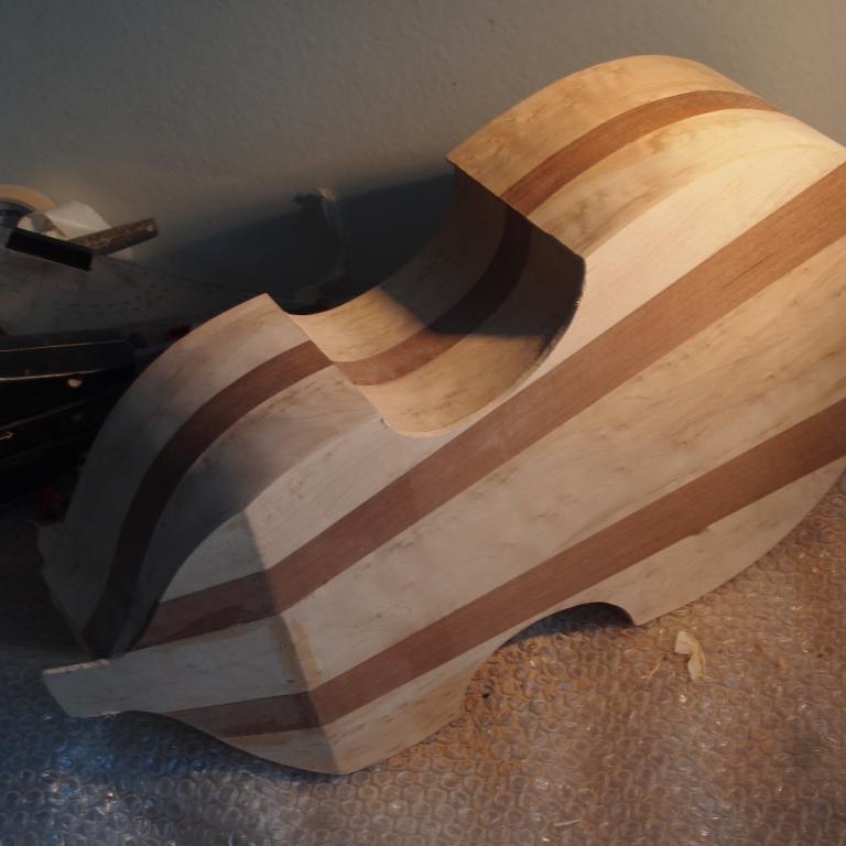 Alto-Jaye-acero-mogano